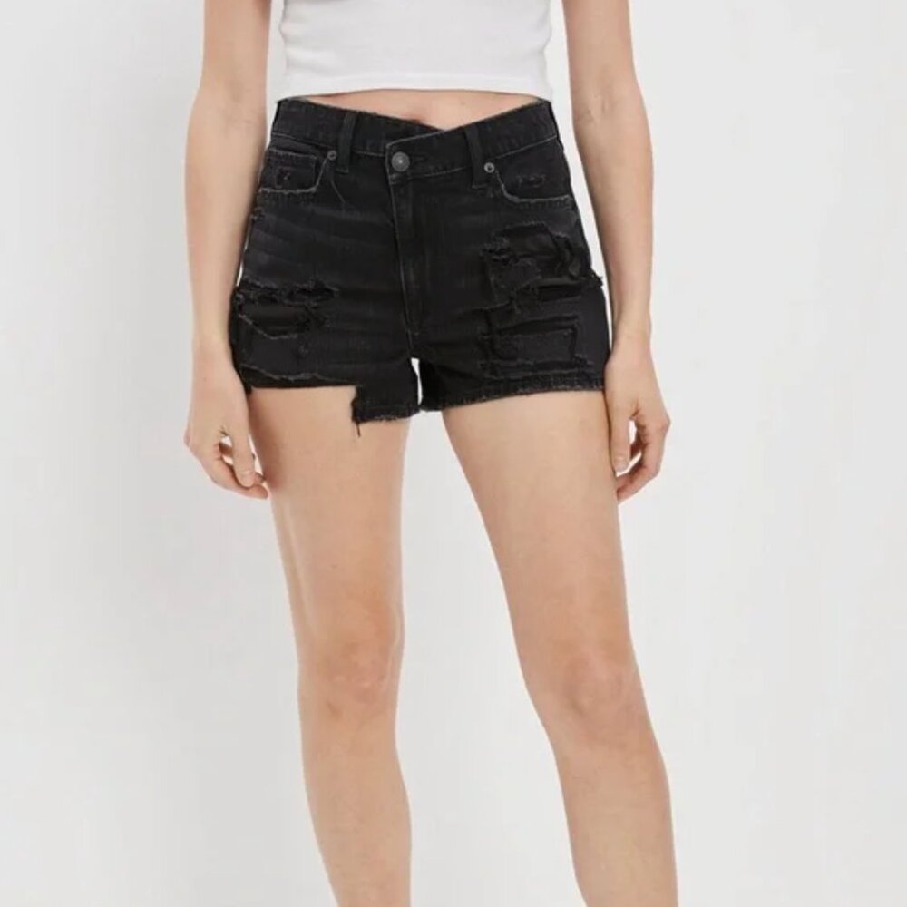 American Eagle Comfort Stretch Waistband Crossover Black Distressed Shorts 8